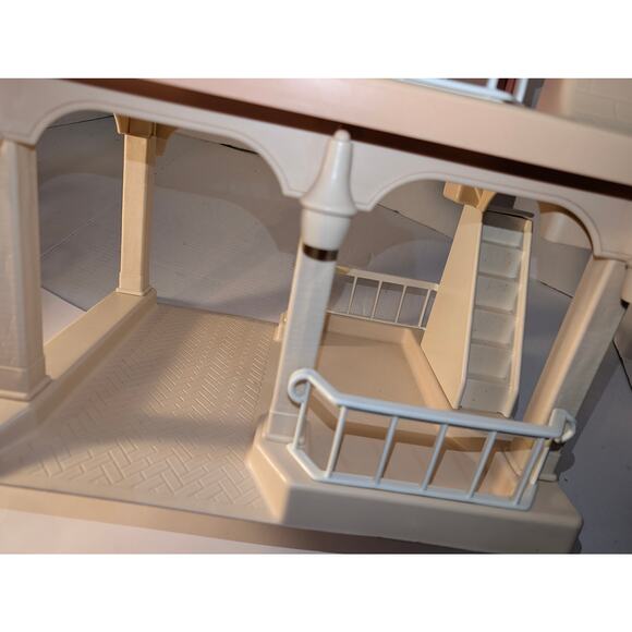 Vintage Little Tikes Grandma\'s Cottage Two Story Dollhouse House